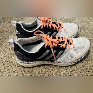 Tenías Adidas usadas en buen estado